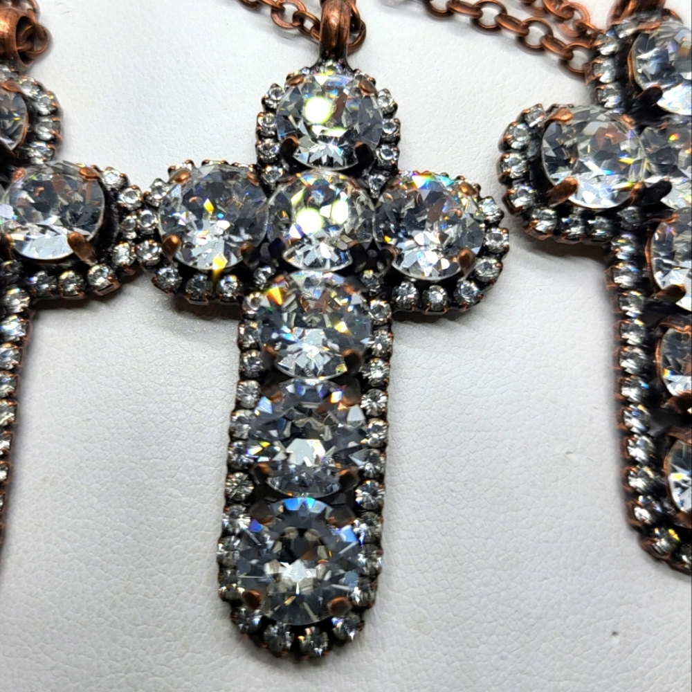 CROSS CRYSTAL Pendant Long Chain Necklace Swarovski CrystalsOutlined in